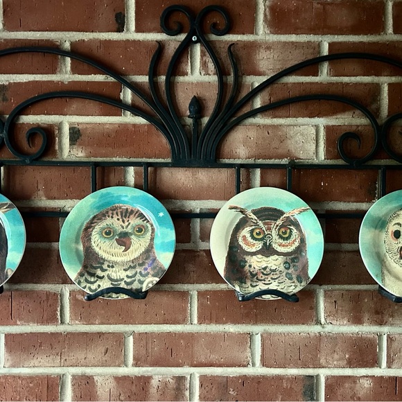 “Whoo’s Hungry” appetizer plates. - Picture 1 of 9